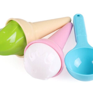 fagyitölcsér és fagyis kanál